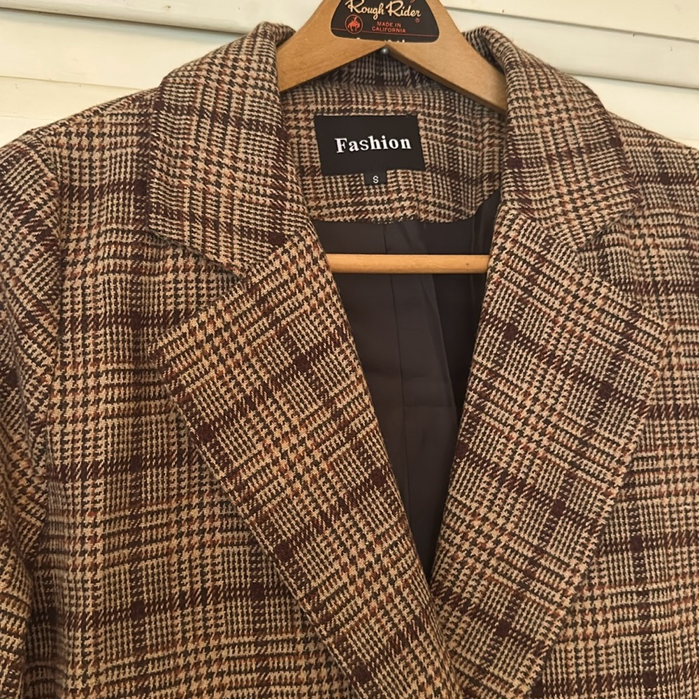 Trench Coat
Fashion Clothing 
US Size Small 
Pit to Pit 20”
Length 39”